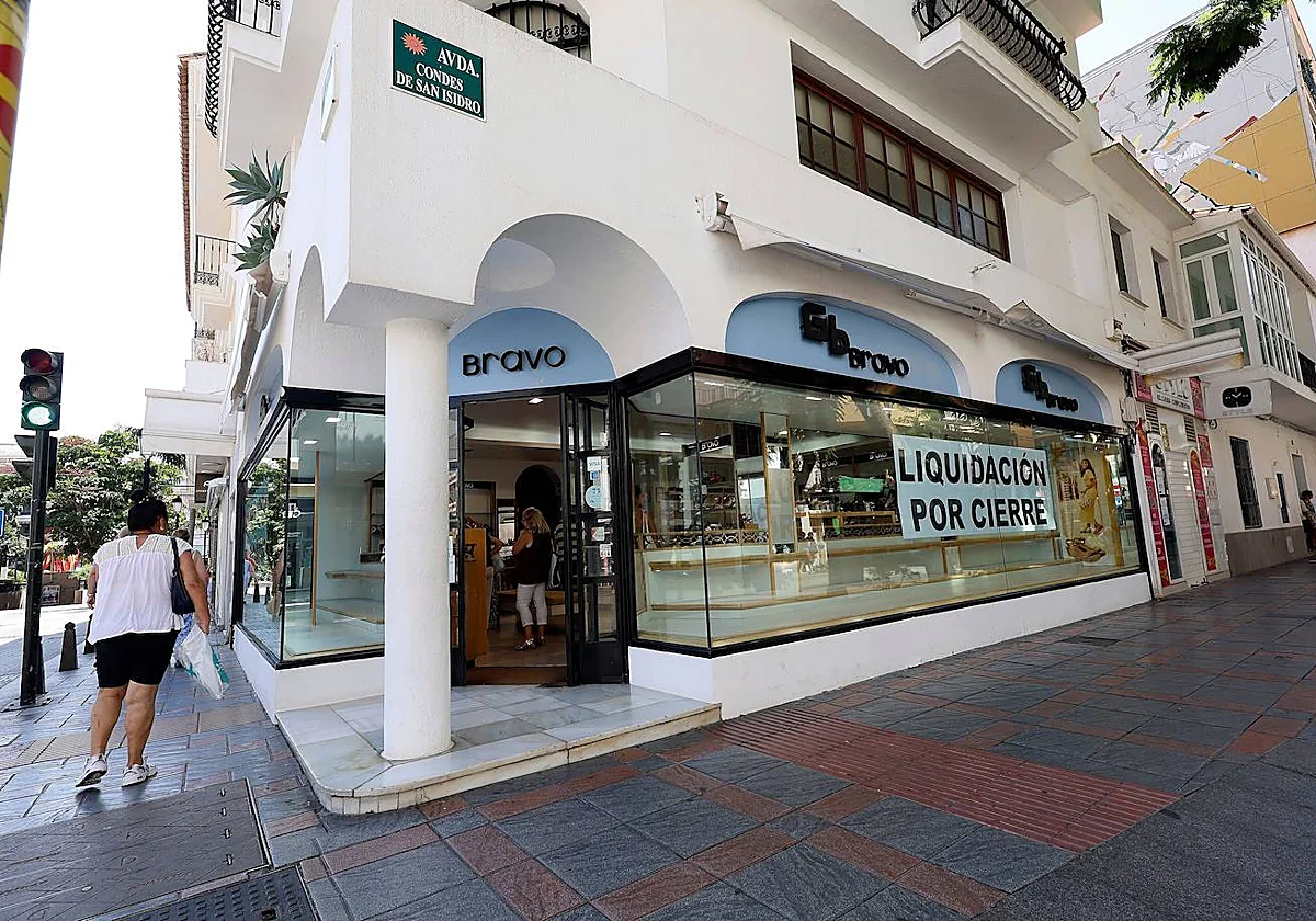 La histórica zapatería GB Bravo cierra en Fuengirola su última tienda en España
