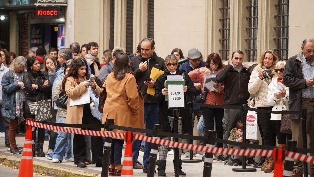El Gobierno avisa al Supremo de que los cónsules no tendrán tiempo de certificar qué 'nietos' han probado su derecho al voto