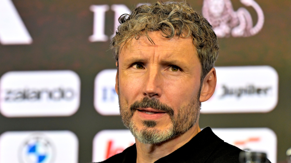 Van Bommel, a su llegada a Bélgica: "Podríais haber ganado el Mundial"