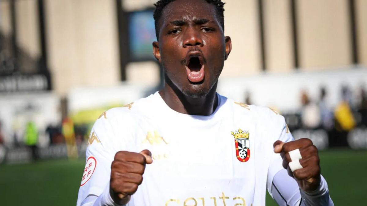 El Ceuta se queda sin 2,5 millones al no ejercer el Crystal Palace su opción por Uche