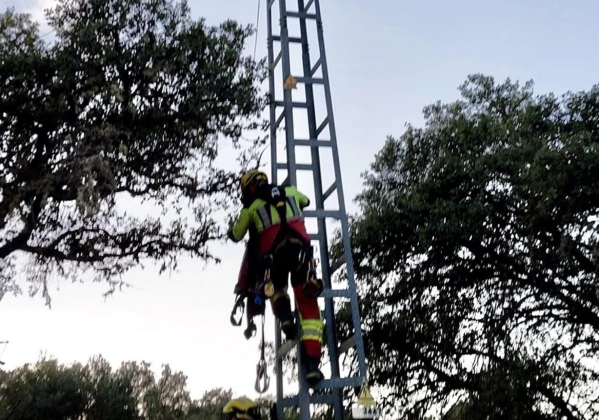 Una menor se electrocuta al subir a una torreta eléctrica para subir contenido a las redes sociales