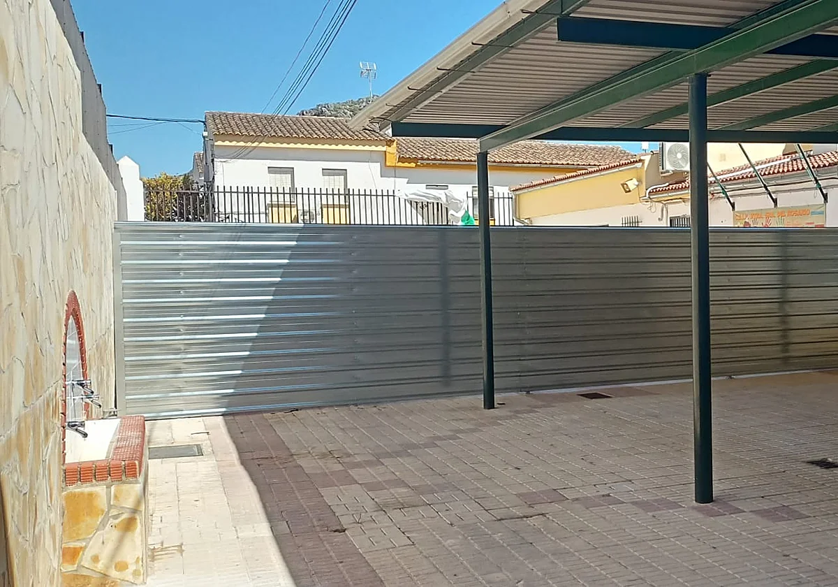 Bomberos avala la vuelta a las aulas en Benaoján tras reforzarse la seguridad del colegio