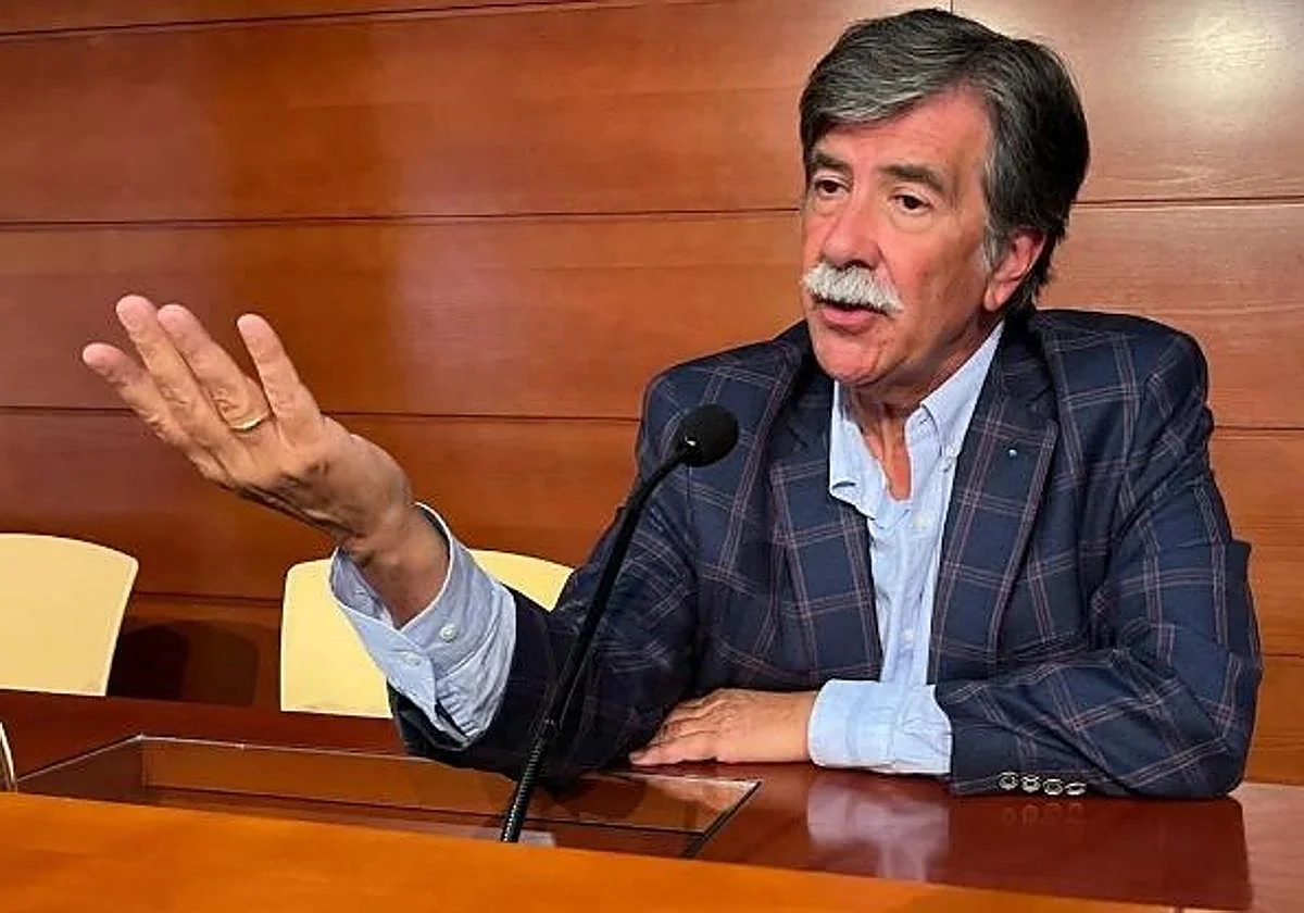 Javier Urra: «Hay que respetar a quien dice sentirse un perro, pero distinguir la moda del trastorno mental»
