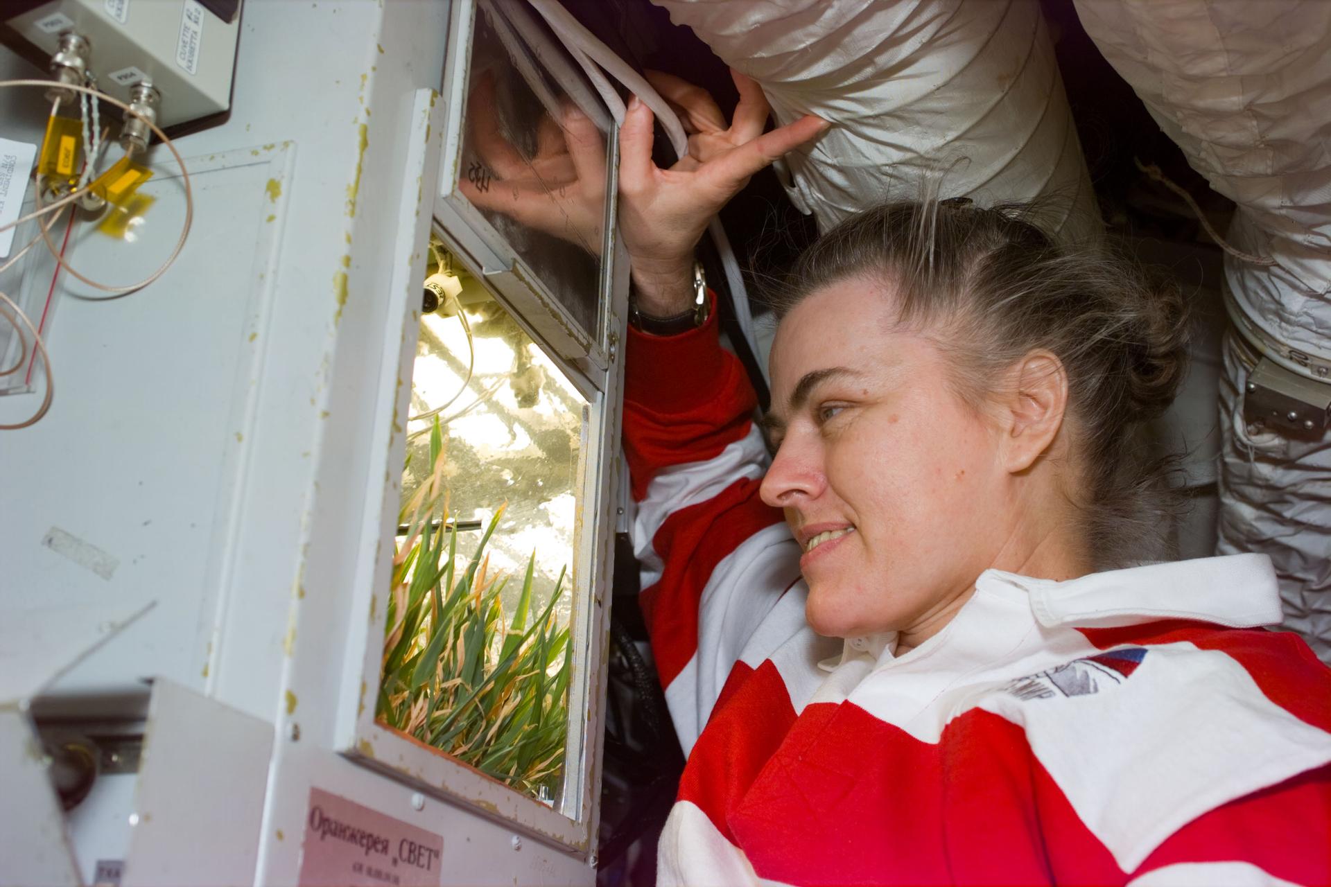 Shannon Lucid’s Record-Setting Mission Aboard Mir