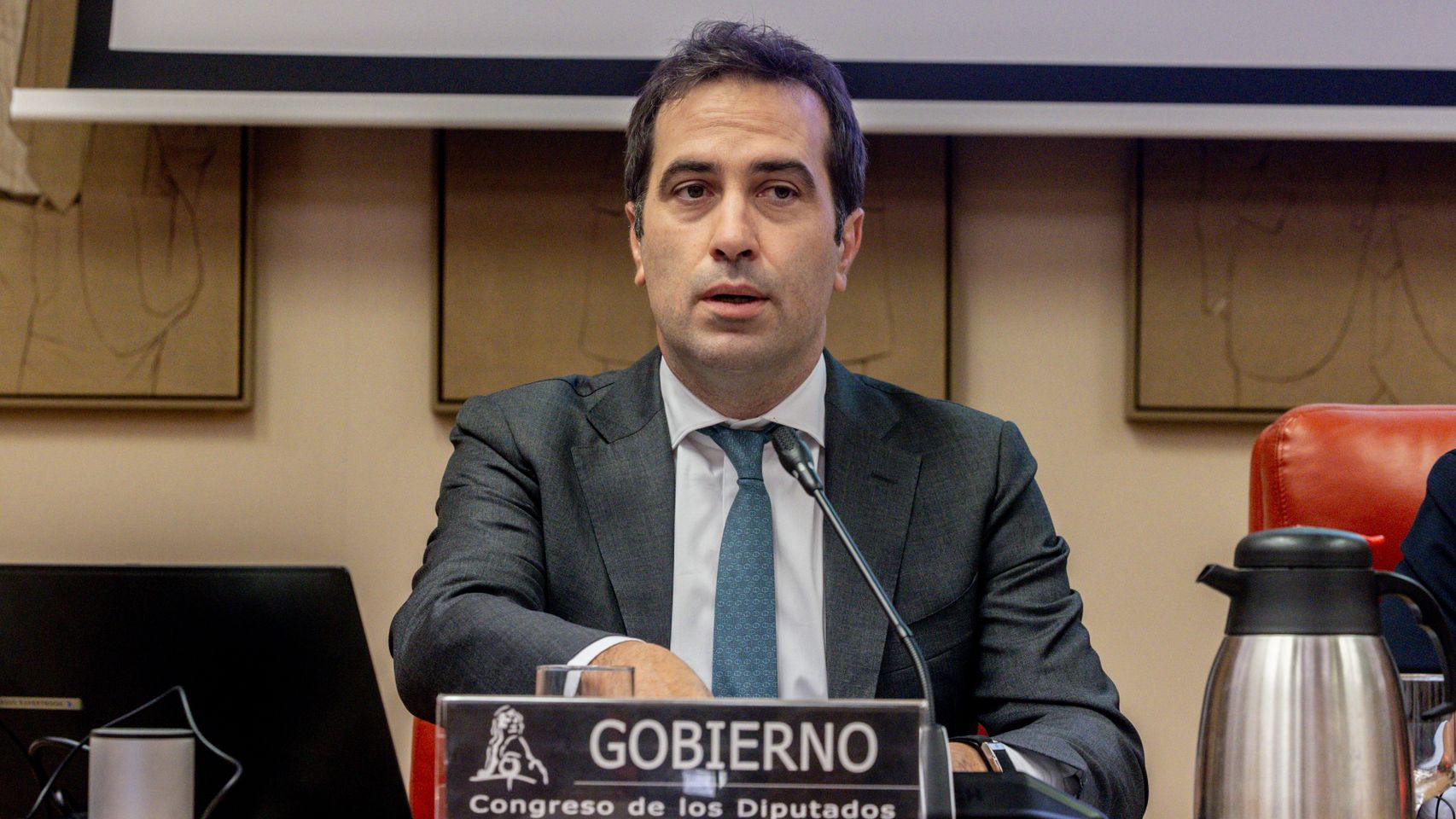Economía reparte sólo un 43% de los 14.100 millones en ayudas por la guerra arancelaria prometidos por Sánchez