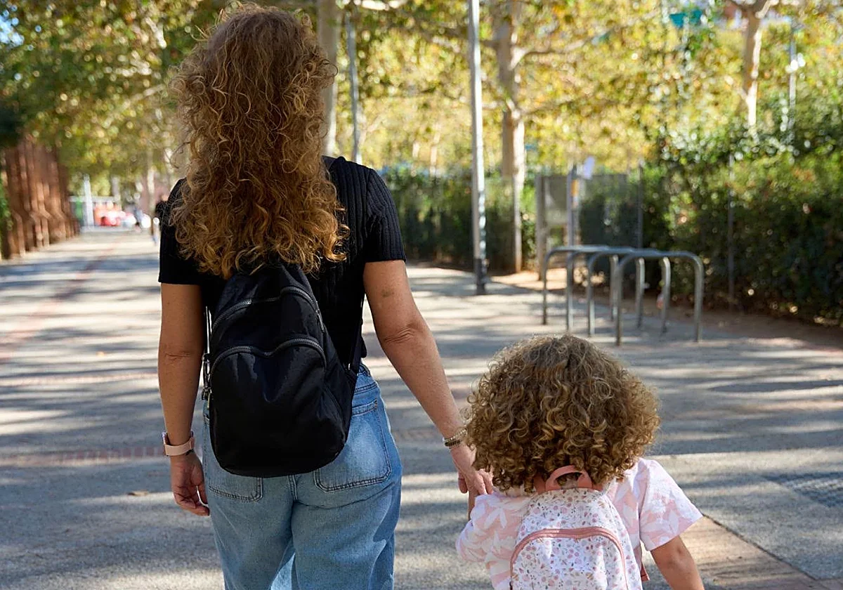 Una casa okupada, una hija de tres años y un cambio de planes: el calvario de una madre de Benalmádena para recuperar su hogar