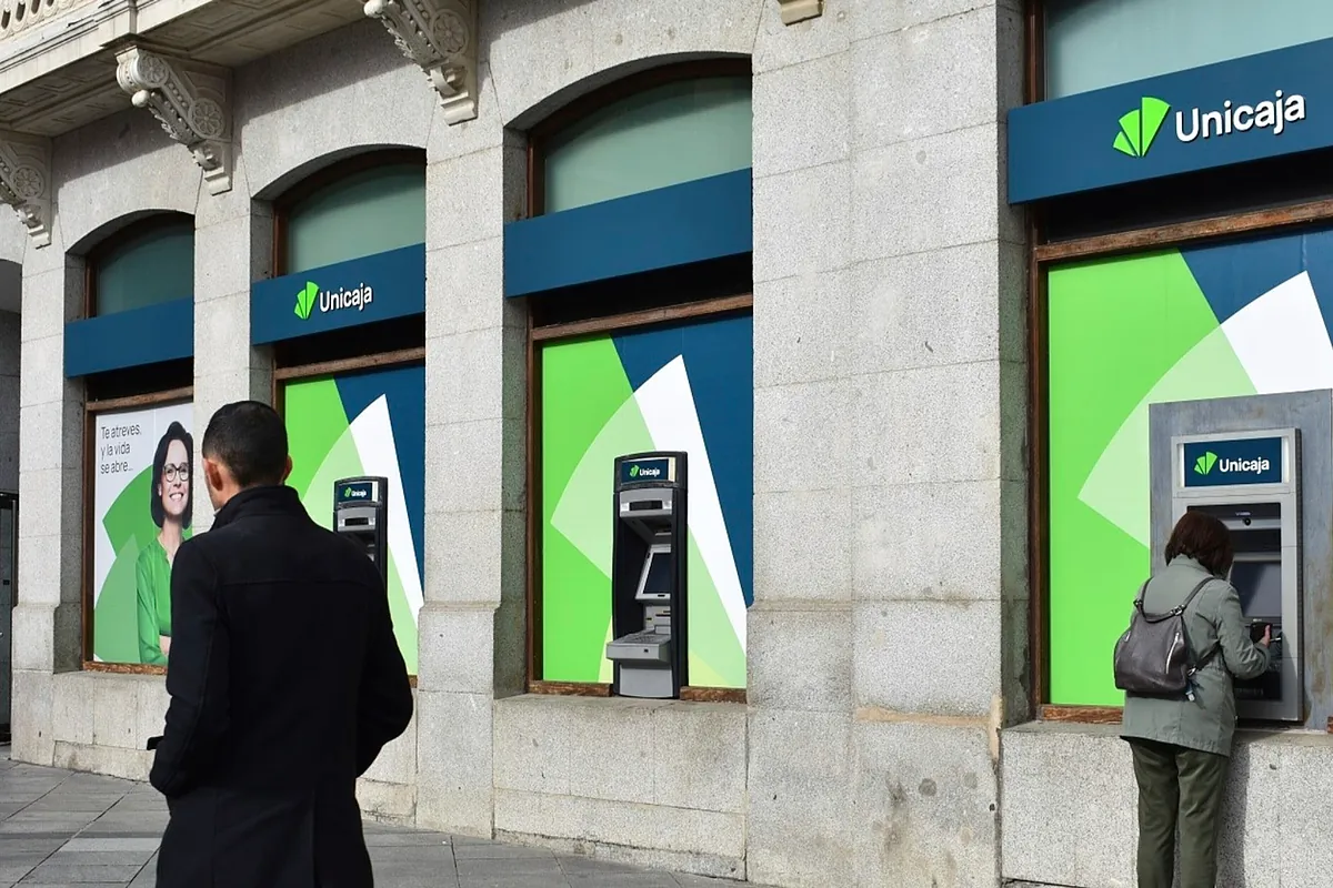 Unicaja: la demanda de prejubilaciones duplica la oferta del banco