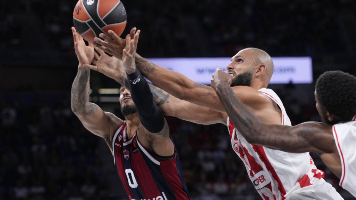 El campeón Olympiacos impone su ley en el Buesa Arena