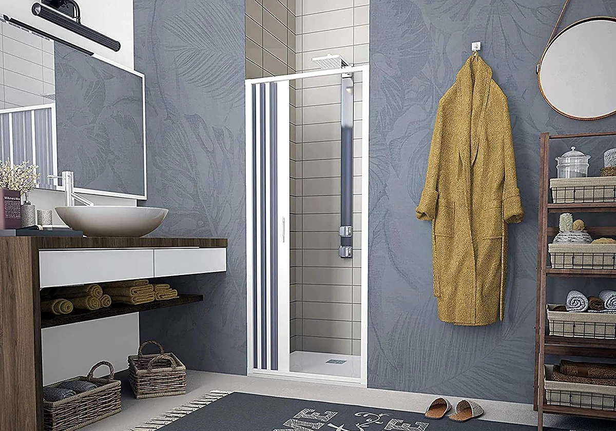 Las mejores mamparas abatibles para baños pequeños y estrechos