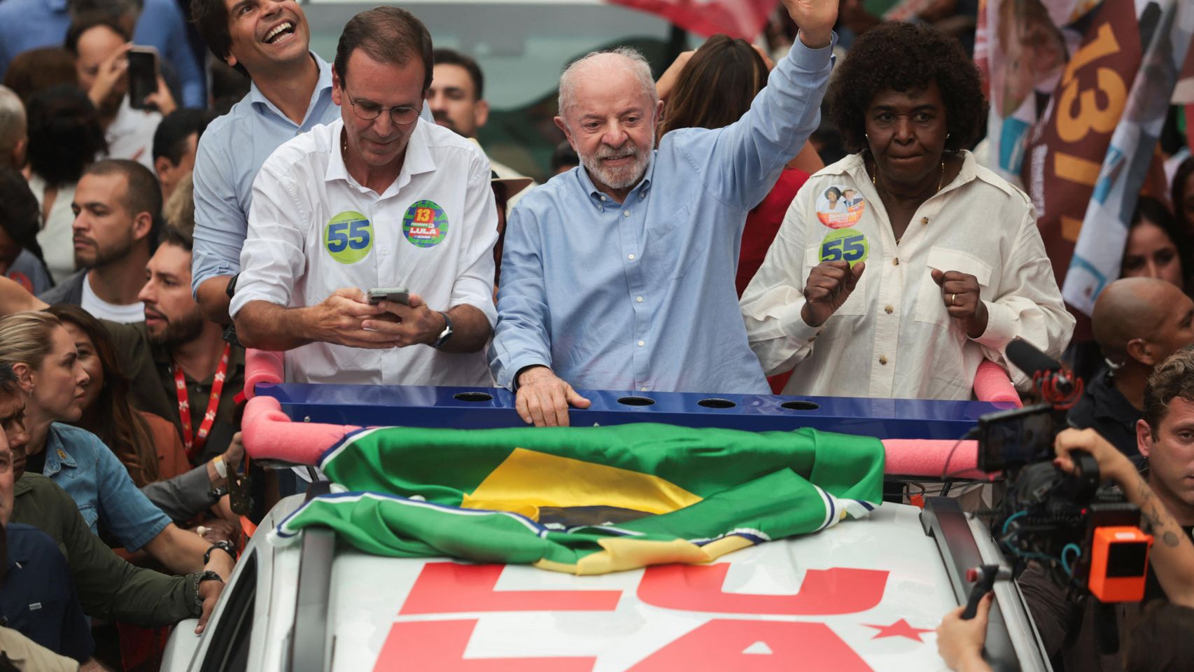 Lula prohíbe las apuestas deportivas y los casinos en línea a nueve días de las elecciones en Brasil: "Son como el cáncer"