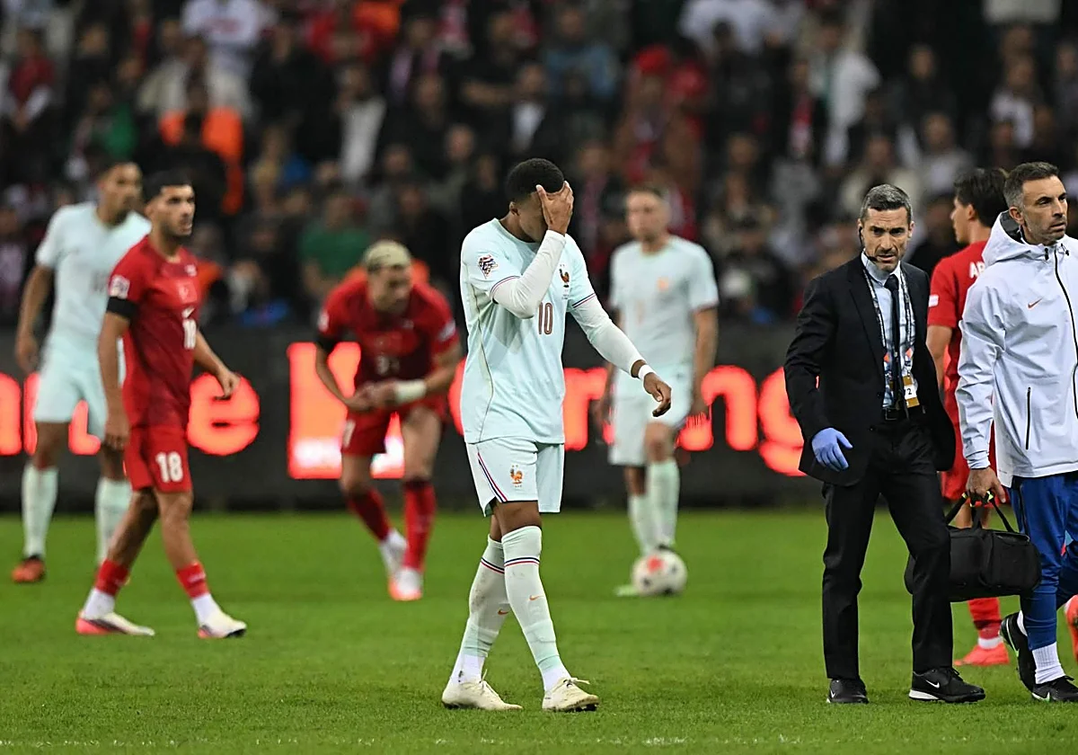 Mbappé rebaja la preocupación por su rodilla