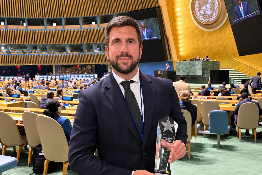 Riquelme recibe el Premio de Impacto Iberoamericano 2026 durante la Asamblea General de Naciones Unidas