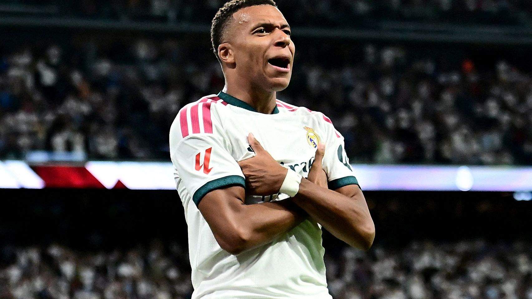 La lesión de Kylian Mbappé en su rodilla izquierda se queda en susto y estará unas dos semanas de baja