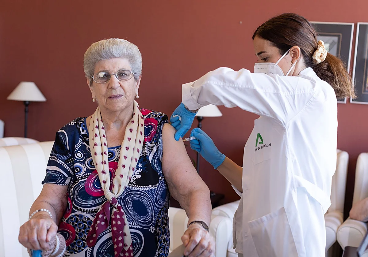 Las cinco claves de la reforma del sistema sanitario que diseña la Junta