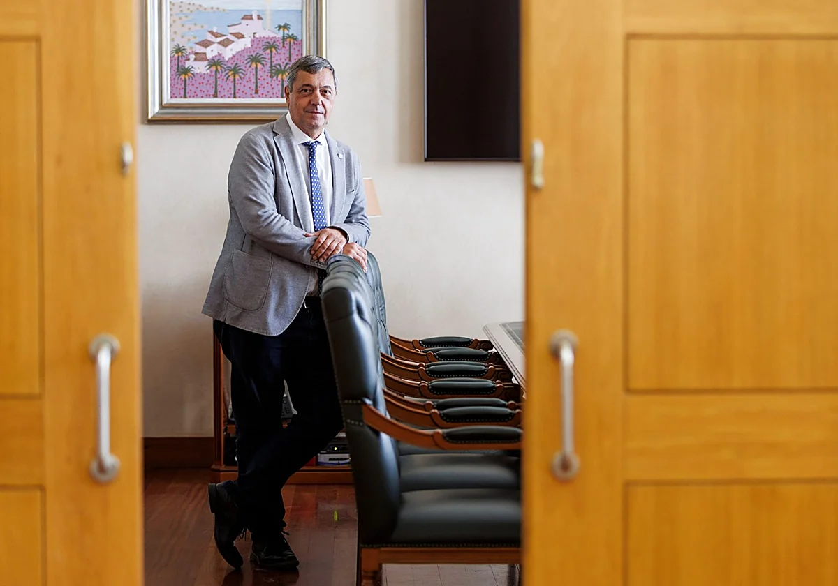 Teodomiro López: «Antes de implantar Medicina en una privada, es mejor dejar crecer a la UMA»