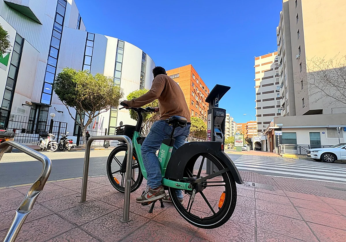Cinco empresas optan a gestionar el nuevo servicio público de préstamo de bicicletas eléctricas en Málaga