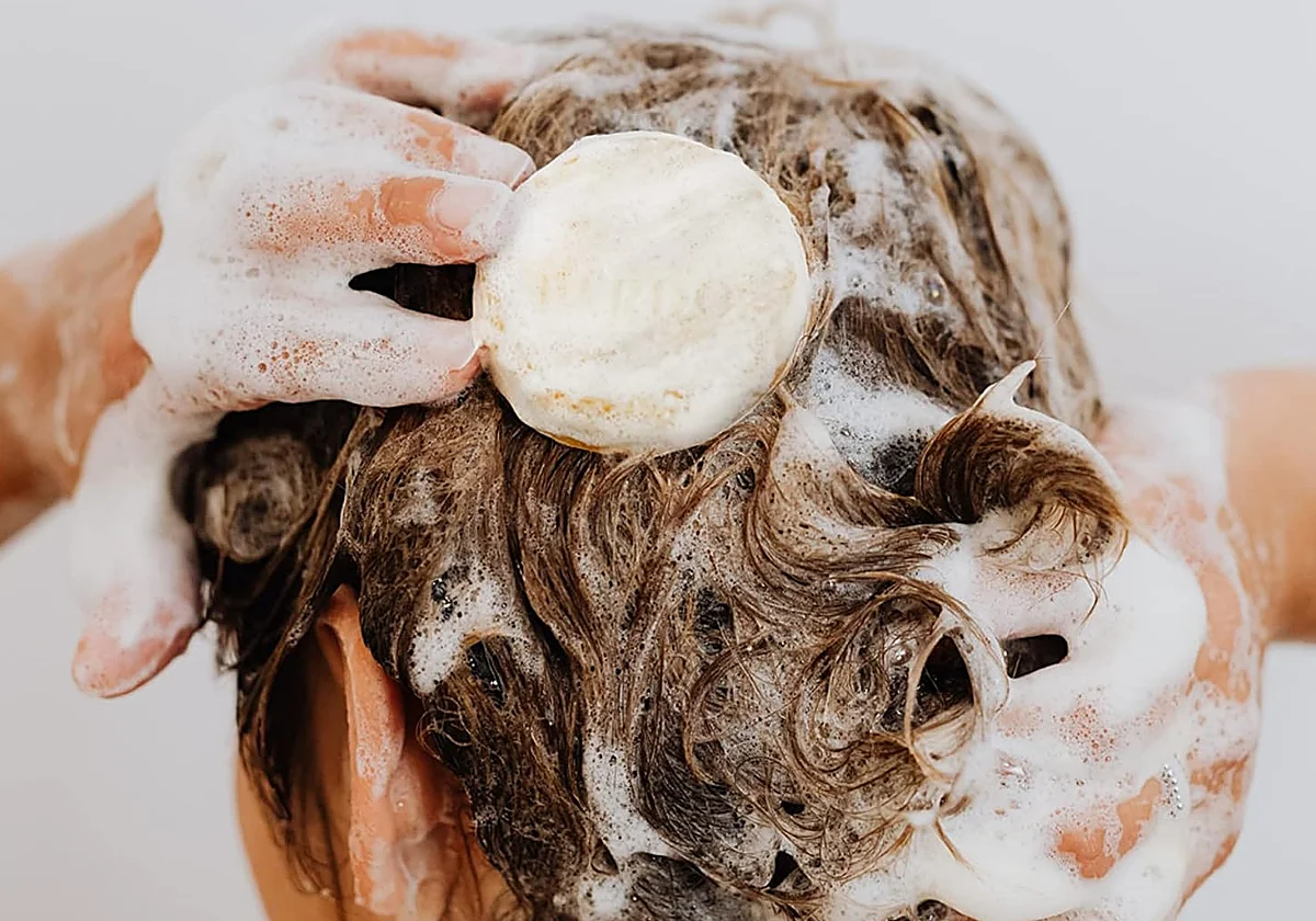 Champús sólidos: una alternativa práctica y sostenible para cuidar el pelo