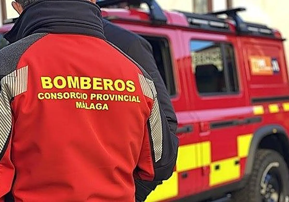 Un fuego originado en una freidora de un restaurante deja cuatro heridos en Teatinos