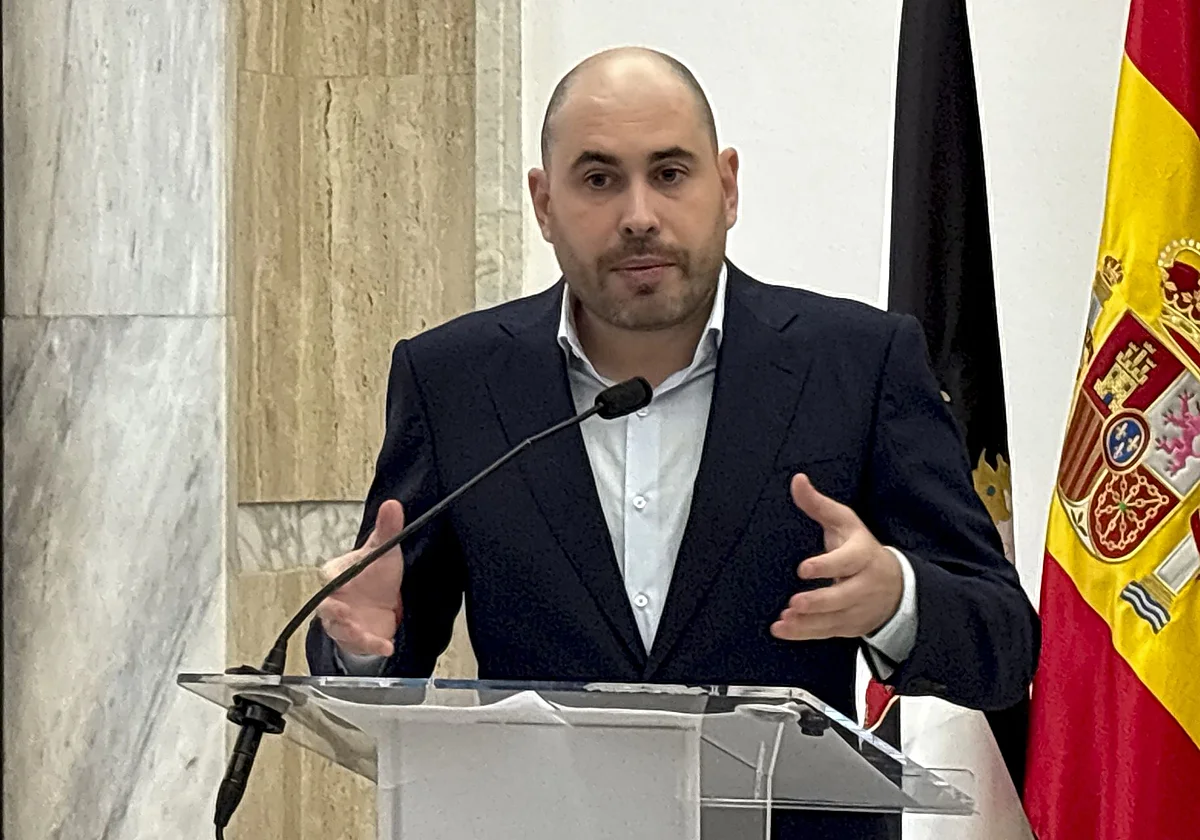 El delegado del Gobierno en Ceuta se exime de culpas en la crisis migratoria: «mentir es gratis en estos tiempos»