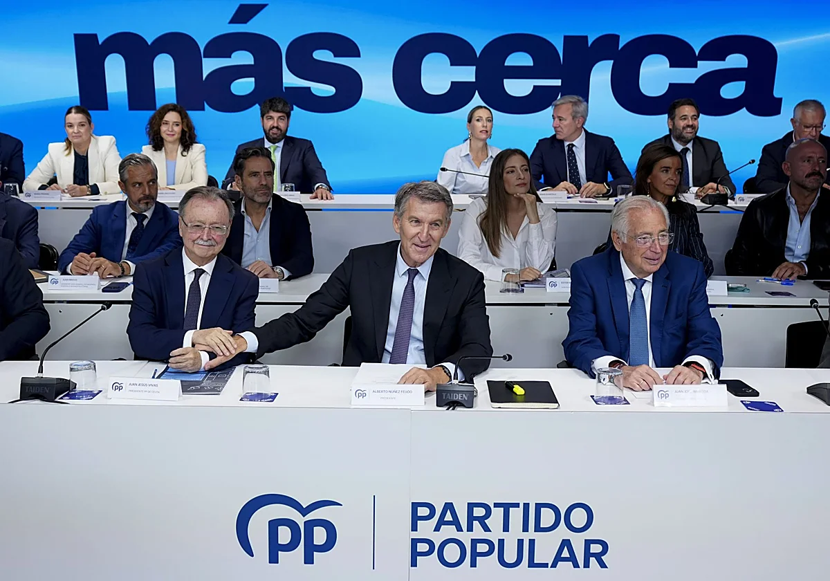 Feijóo acusa a Sánchez de haber estado ocho años «más pendiente de la casa de Jésica que de la de Maricarmen»