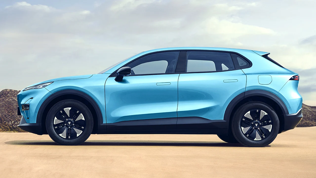 El nuevo eléctrico que arrasa en España baja más de 10.000 € y ya cuesta menos que un MG
