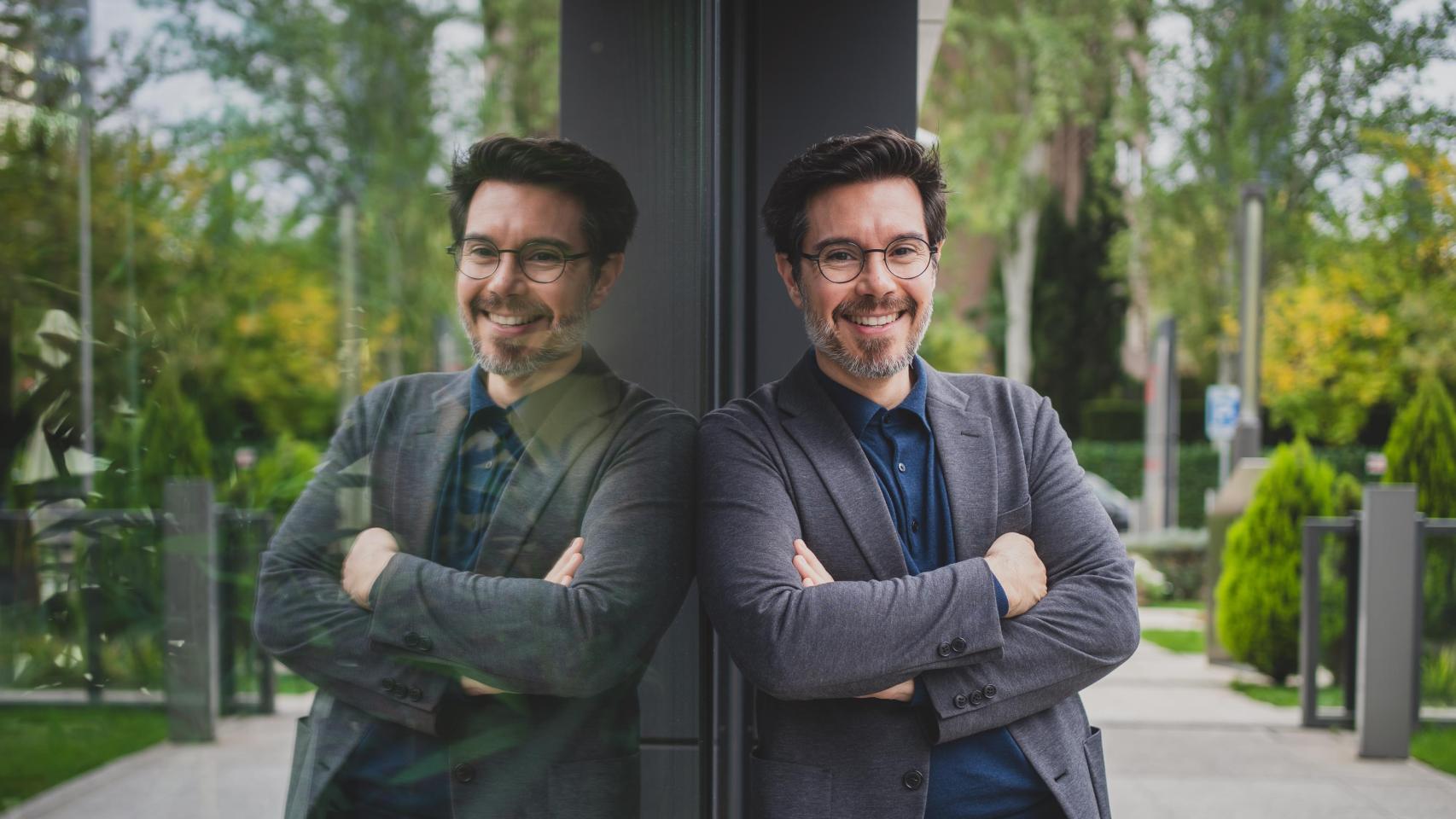 Toni Aira, experto en comunicación política: "Vox seduce a los jóvenes porque domina el algoritmo"