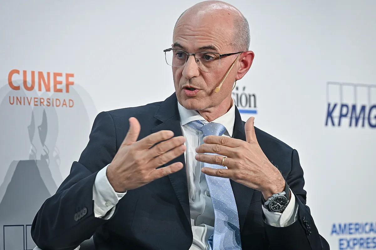 Javier Valle (VidaCaixa): "Espero que el próximo Gobierno incentive el ahorro a largo plazo"