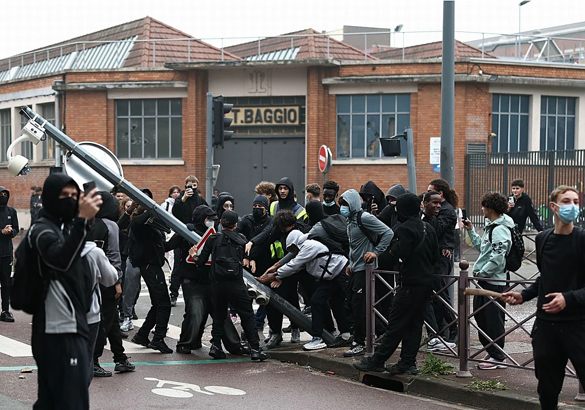 Más de 200.000 personas protestan en Francia contra los recortes y la inflación