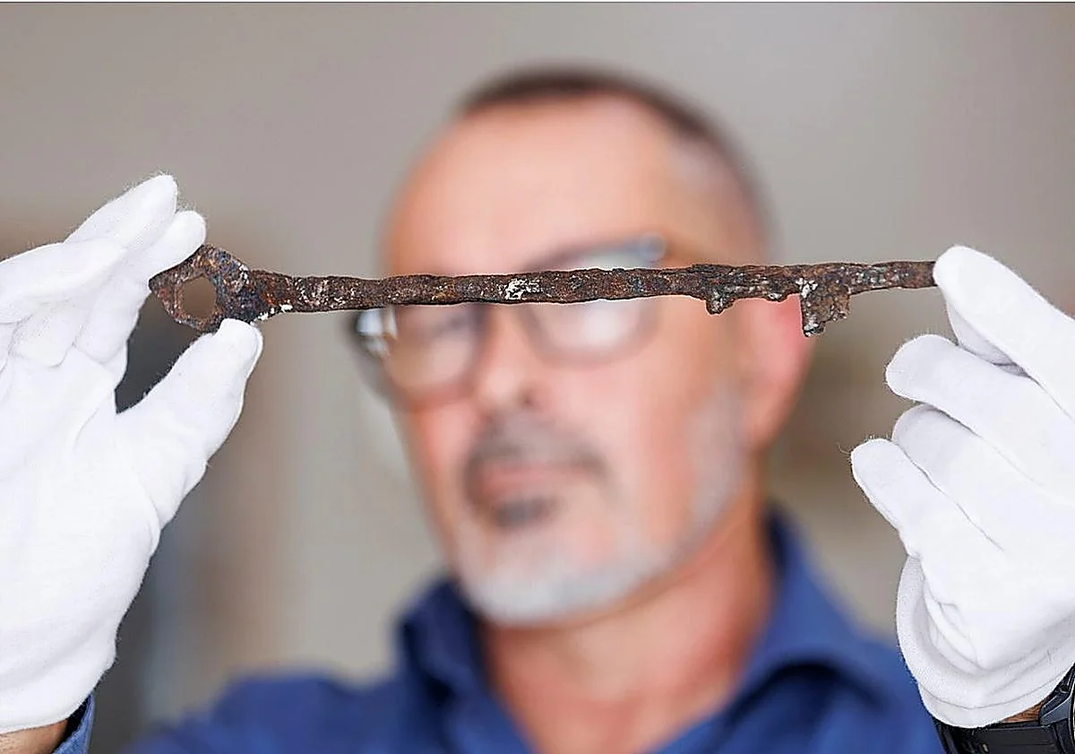 La Alhambra hará pruebas de carbono 14 para verificar si la llave de Benalmádena es nazarí