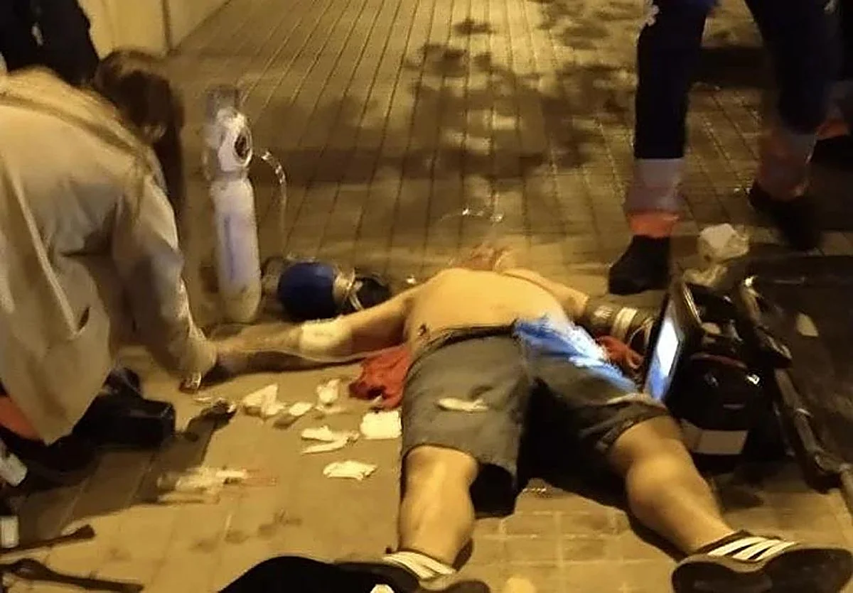 «Eran cinco y le propinaron patadas estando en el suelo, hasta dejarlo en coma»