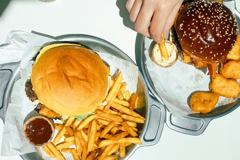 Tras años de "gourmetización", la fiebre de la hamburguesa no se apaga en España. Y eso está atrayendo a nuevas cadenas