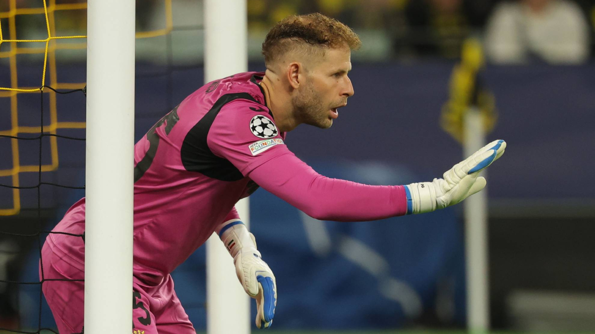 Gulacsi: “Como portero me duele no tener puertas a cero”