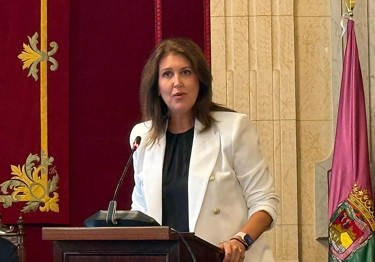 Carmen Casero, a la oposición: «No a la patada en la puerta, no a la expropiación y sí a construir vivienda»