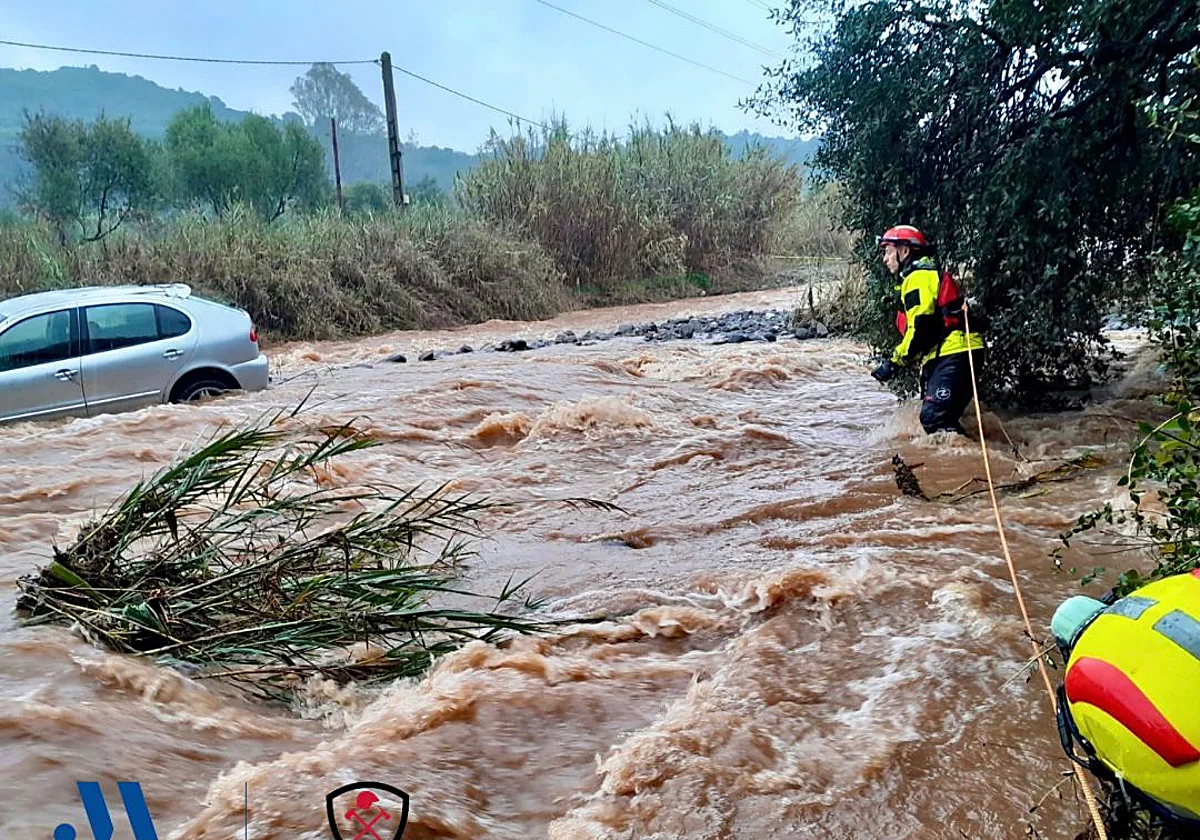 Francis provoca cortes de ríos, inundaciones y activación de planes de emergencia en Estepona, Manilva y Casares
