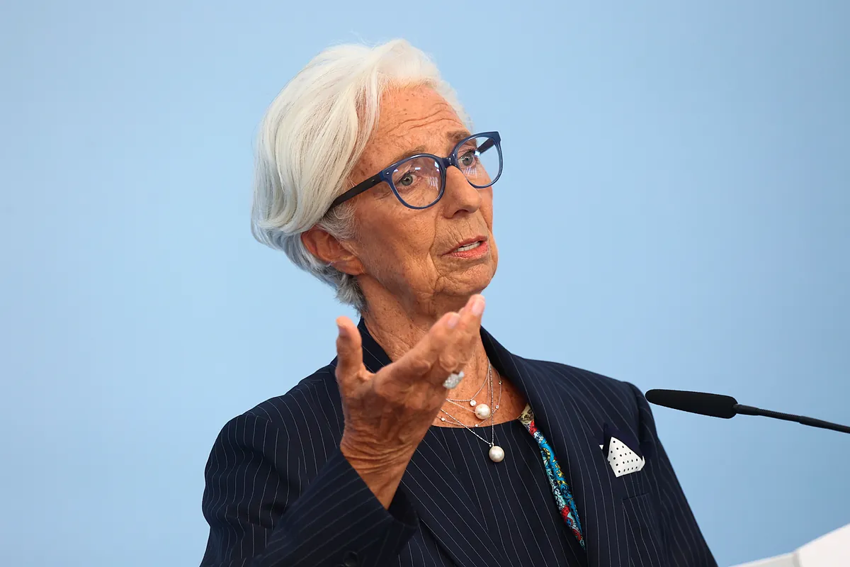 Lagarde sugiere que dejará el BCE "unos meses antes" de que expire su mandato