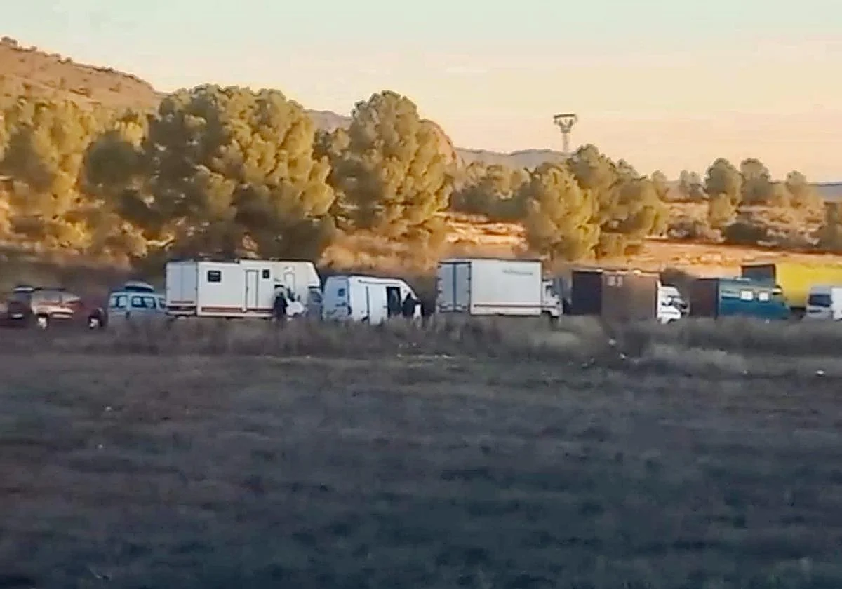 La lluvia reduce el número de asistentes a la «rave» de Albacete