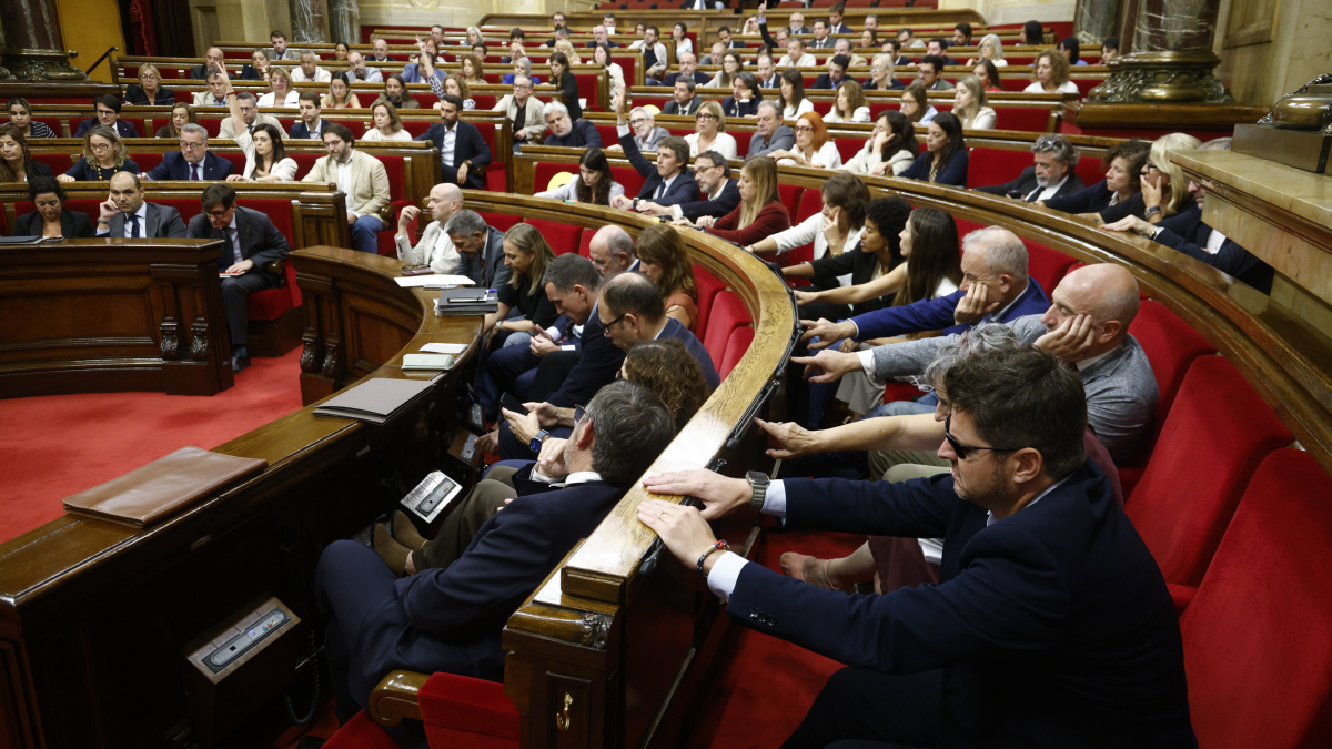 El Parlament pide que la Generalitat entre en el capital de Seat