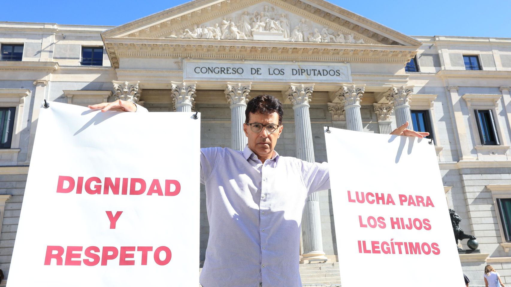 Carlos, hermano reconocido de las Koplowitz, abandona la lucha por su herencia paterna: su situación de "precariedad"
