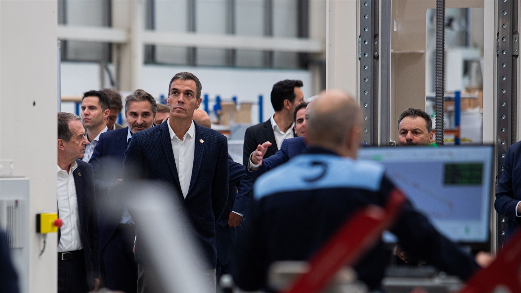 Sánchez, en la encrucijada de seguir pese a todo o convocar elecciones aprovechando la movilización de la izquierda