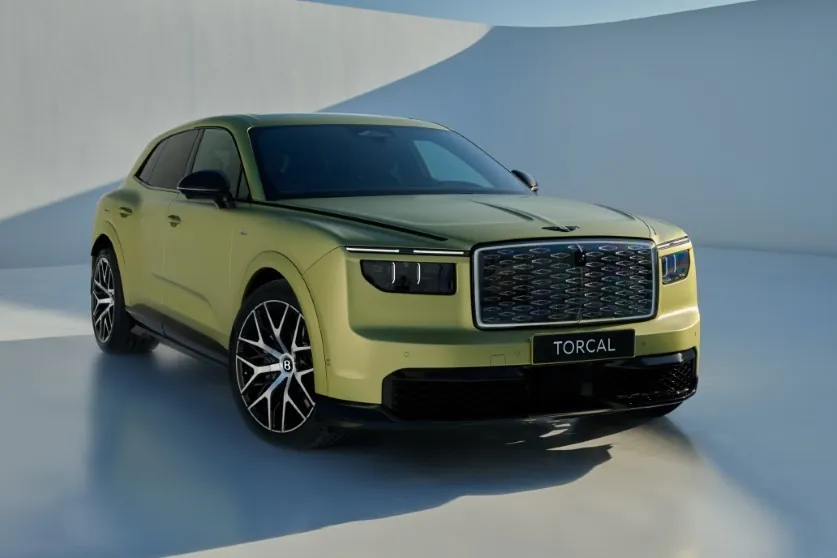 El primer eléctrico de Bentley: nombre español y 888 CV