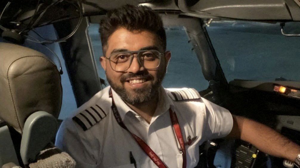 El piloto apuñalado en el vuelo de Flydubai rompe su silencio: "Sentía desde el suelo cómo el avión caía en picado"