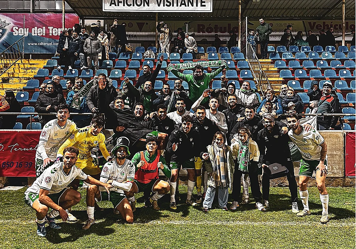 Primera RFEF: El Antequera, a tres puntos de los 'play-off' tras ganar en Teruel