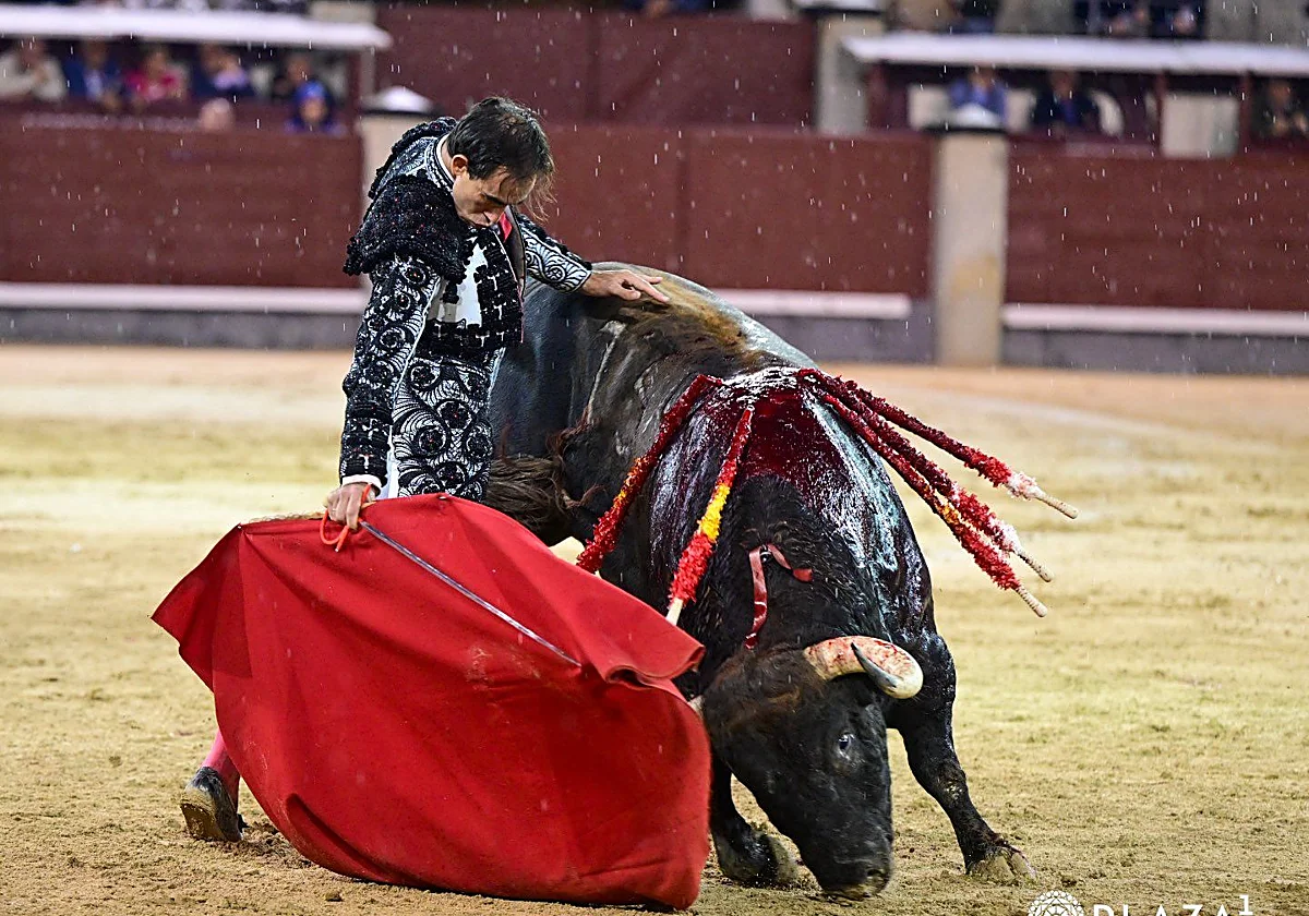 Fortes, silenciado en tarde lluviosa en Madrid