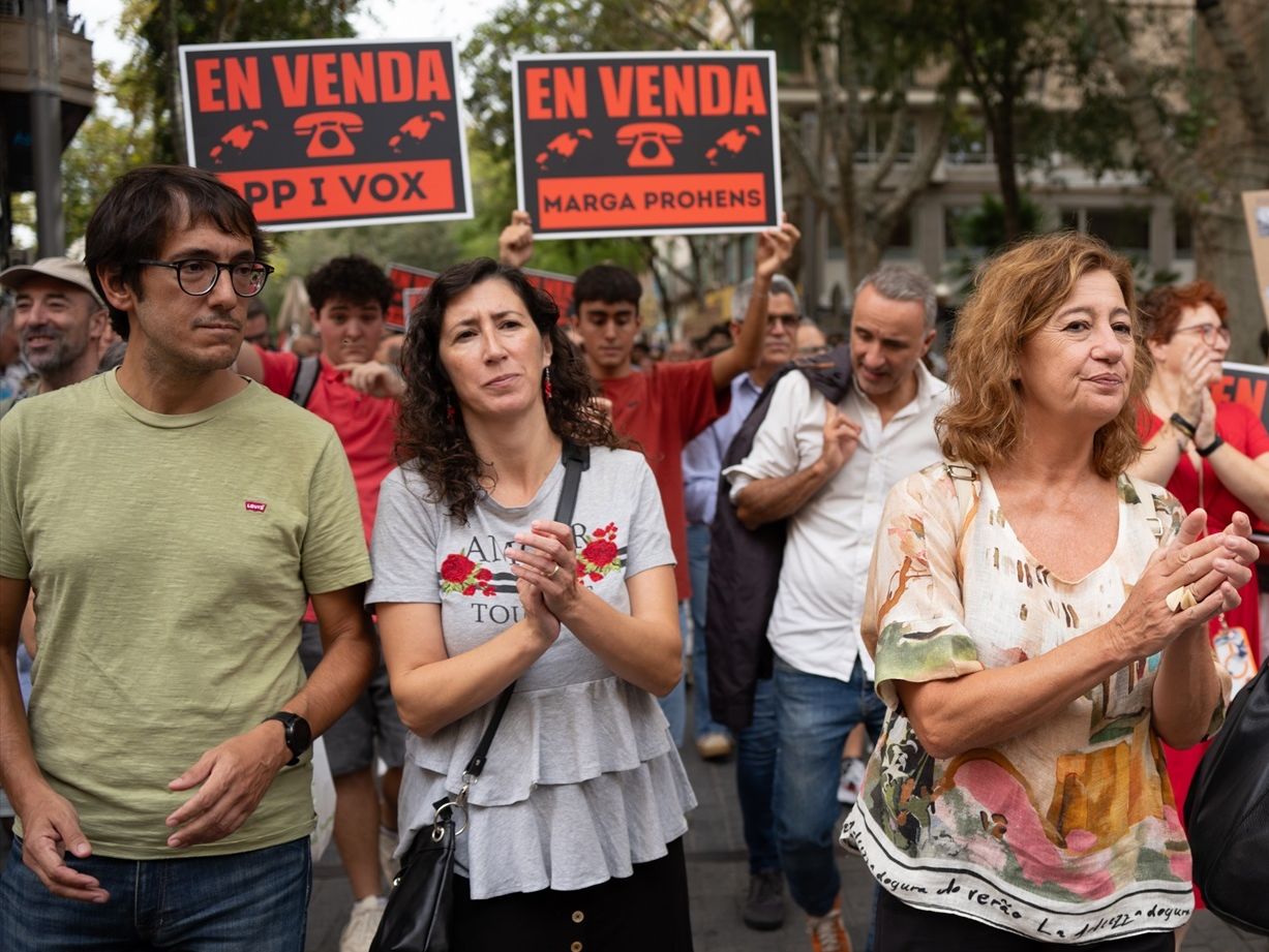 Armengol ya no guarda ni las formas: acusa a la derecha de "traición" por votar contra los decretos del Gobierno
