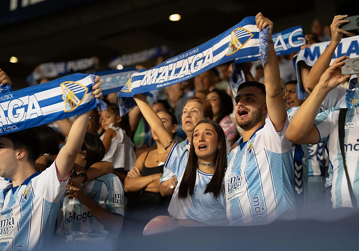 Kilómetros, turnos dobles y La Rosaleda: una historia de amor blanquiazul