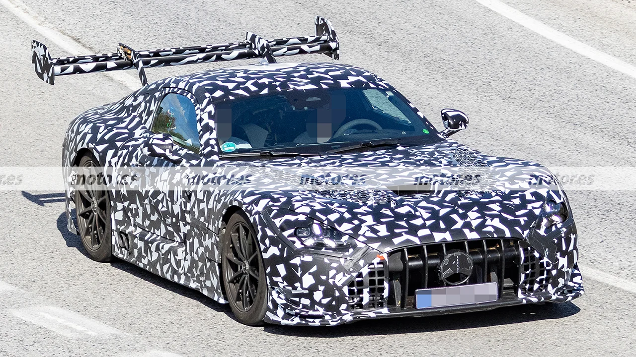 Primeras fotos espía del nuevo Mercedes-AMG GT Black Series de producción con motor V8 y los 800 CV en el punto de mira