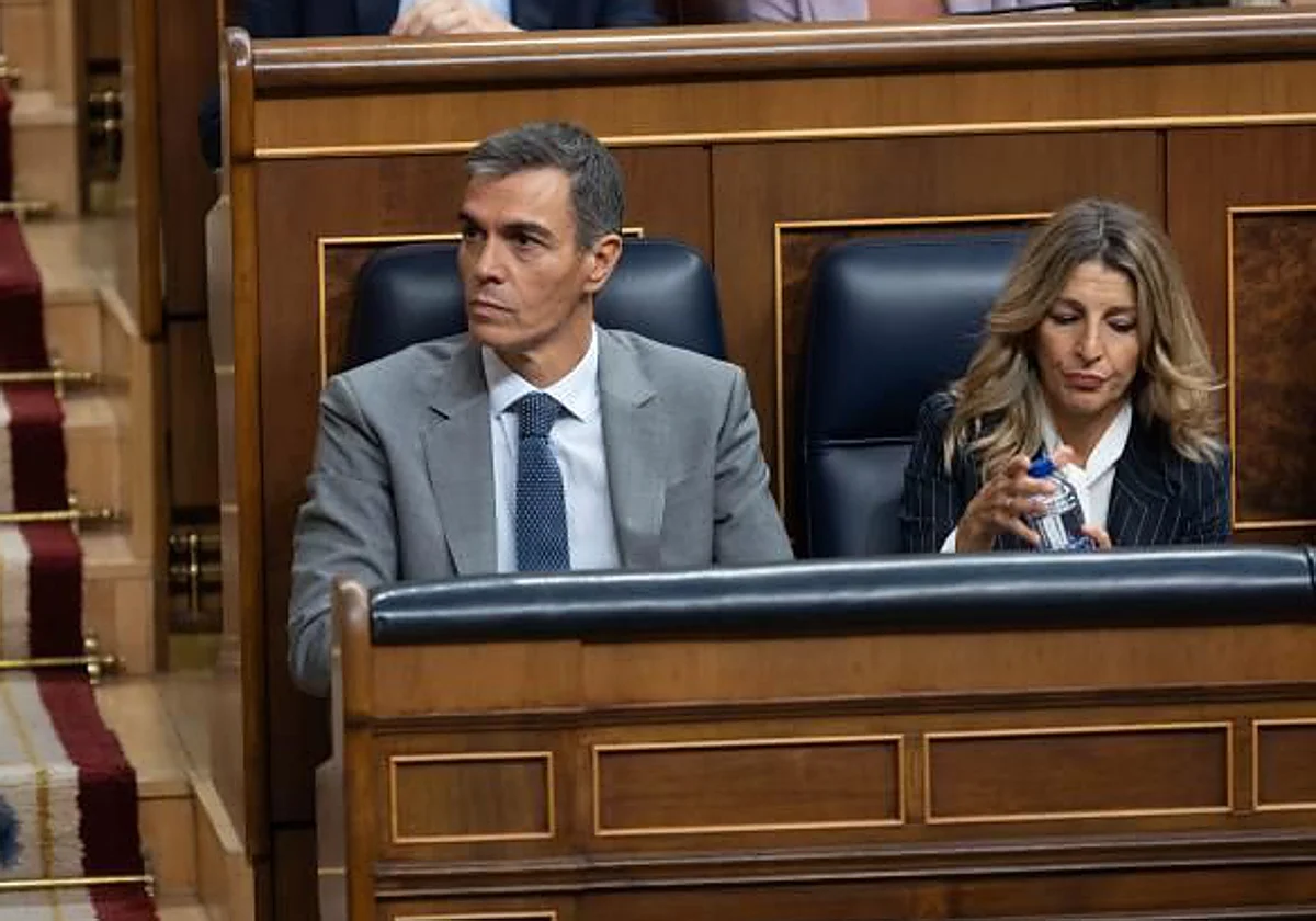 Un Sánchez «muy enfadado» se decanta este lunes mientras su entorno le empuja a convocar elecciones