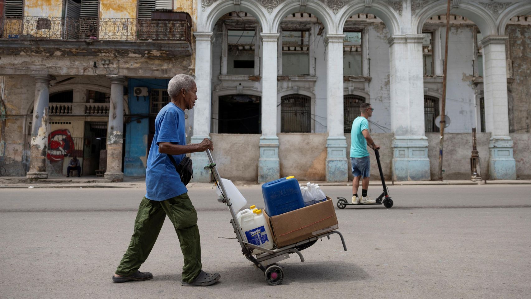Tras el bloqueo y los apagones, la crisis sanitaria en La Habana: los cortes de agua corriente desatan las epidemias