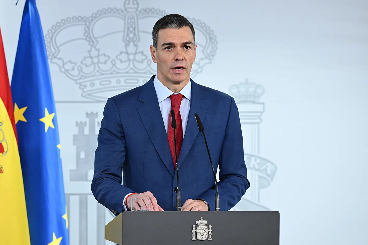 Sánchez comparecerá a las 9:00 para desvelar si adelanta o no las elecciones