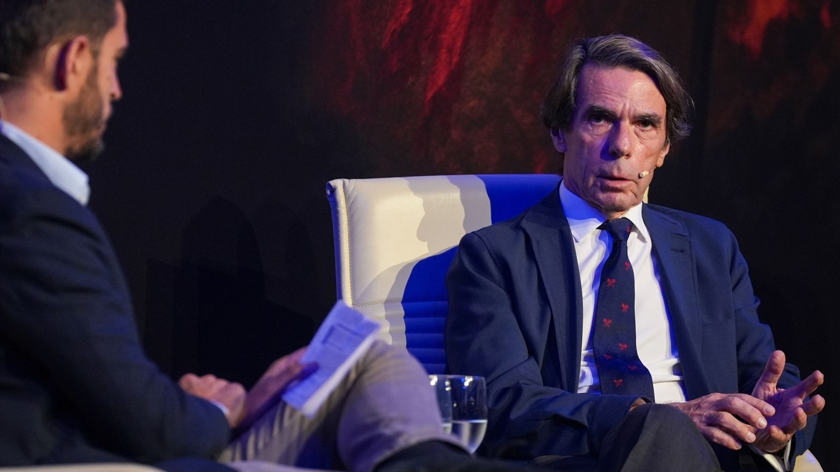 José María Aznar: "Si Sánchez gana estas elecciones, el sistema constitucional y la monarquía se terminan"